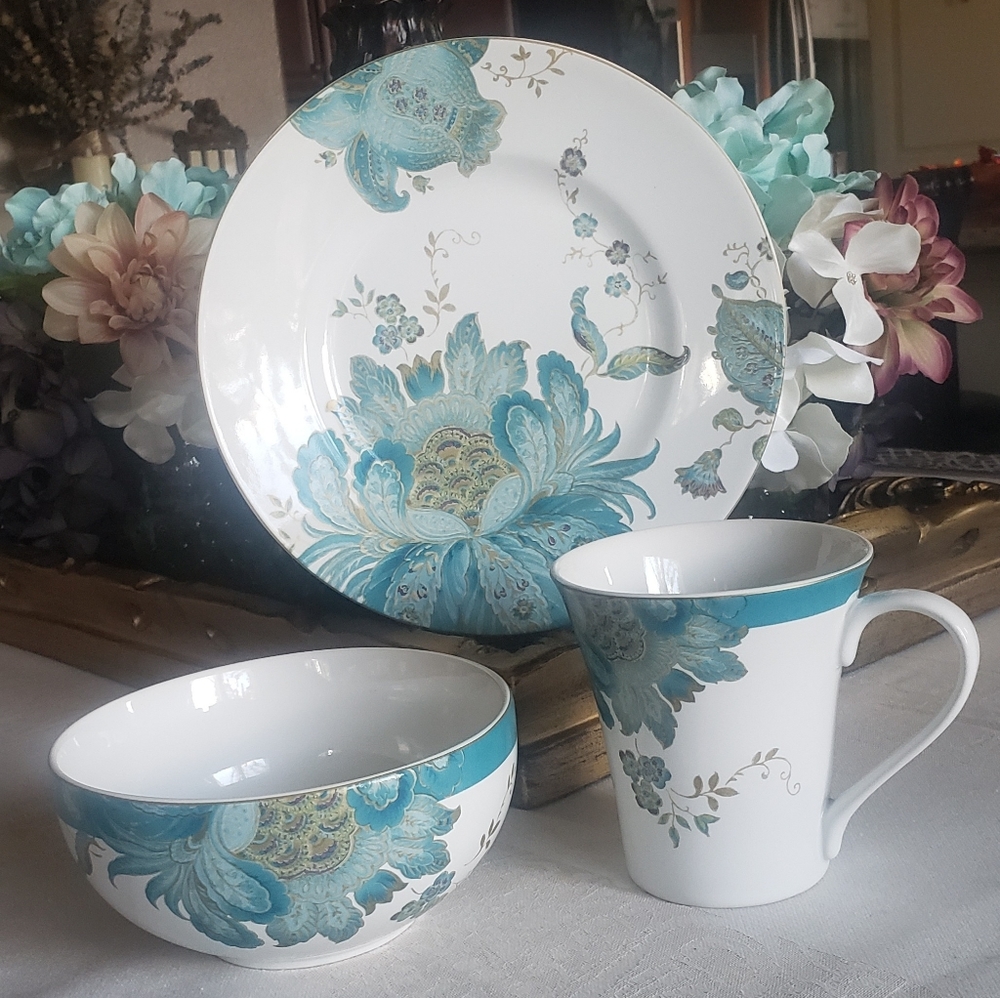 🆕️222 Fifth- Eliza Teal Plate - Picture 8 of 8